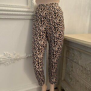 Banana Republic. Size Petite 0. Hayden 4 Pocket Stretch Animal Print Pants. B25